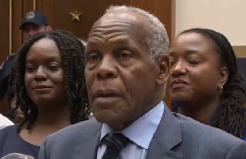 Danny Glover supports reparations